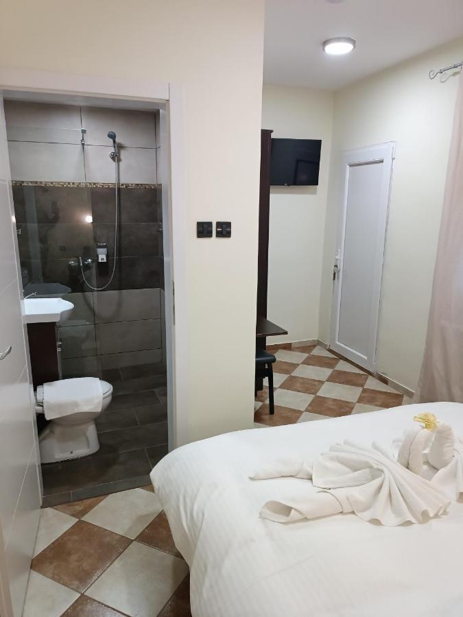 V & V Villa Lalince 外观 照片