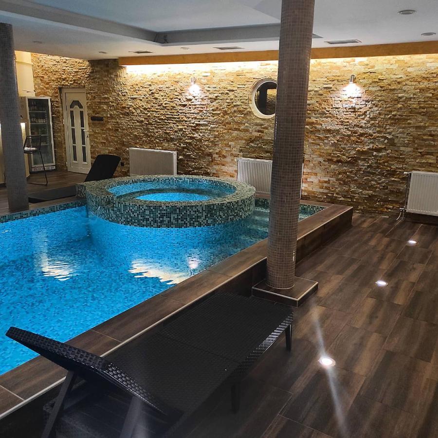 V & V Villa Lalince 外观 照片