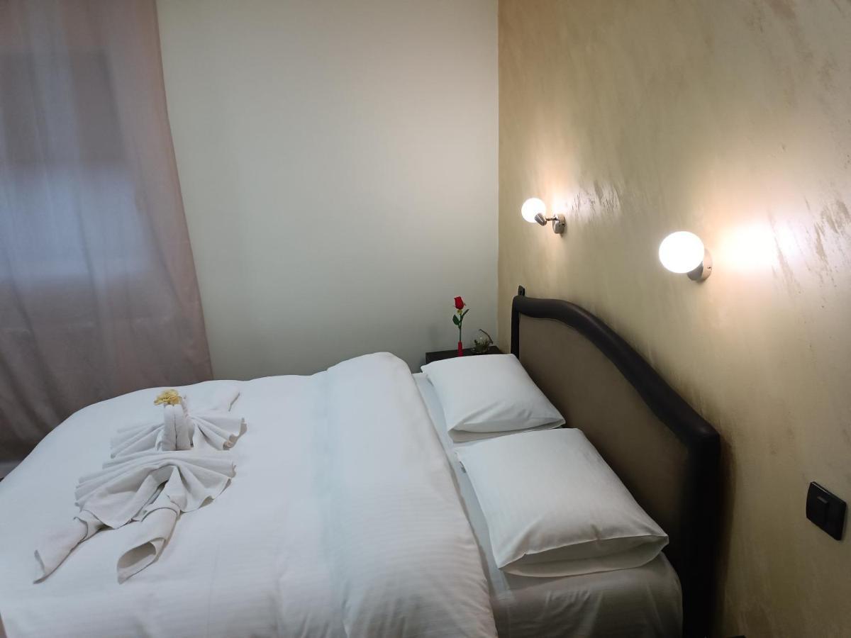 V & V Villa Lalince 外观 照片